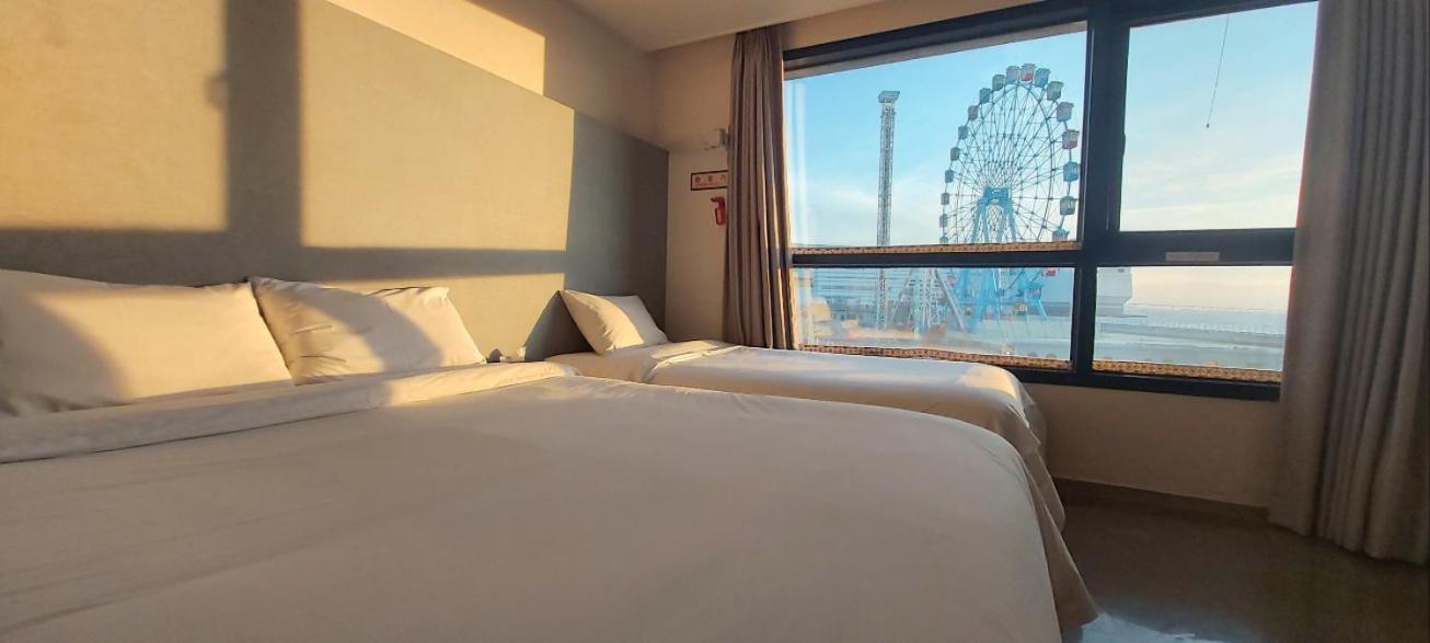 Hotel Wolmido Incheon Bagian luar foto